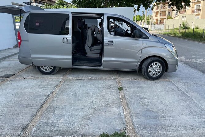 Punta Cana Airport Shuttle to Bávaro and Punta Cana Hotels - A smoother arrival at Punta Cana Airport