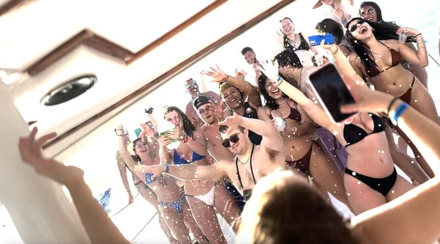 Punta Cana: Booze Cruise with Snorkel and Natural Pool Stop - The return cruise and the ride back