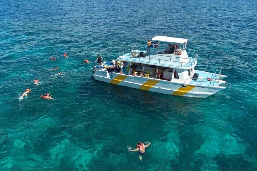 Punta Cana: Catalina Island Snorkeling Trip with Lunch - Snorkeling around El Acuario reef