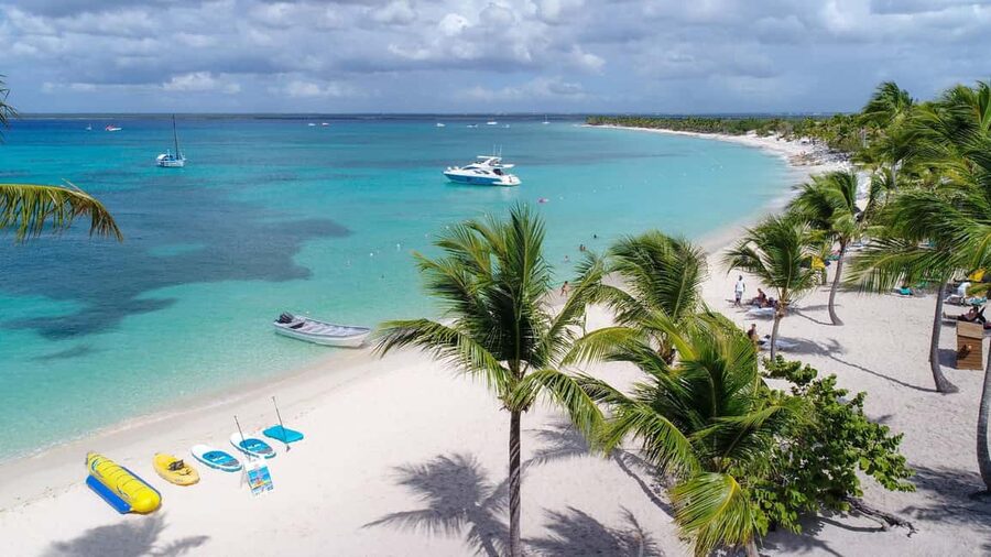 Punta Cana: Catalina Island Snorkeling Trip with Lunch - White sand, warm water, and a private beach