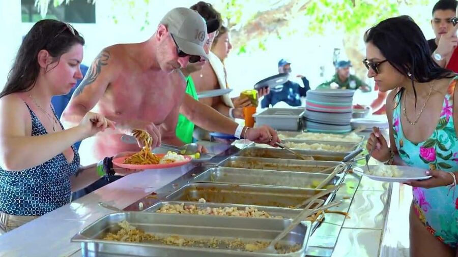 Punta Cana: Catalina Island Snorkeling Trip with Lunch - Who should book this Catalina Island trip?