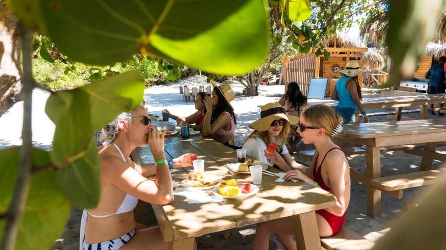 Punta Cana: Catalina Island Trip with Snorkeling - One hour over Catalina’s coral gardens