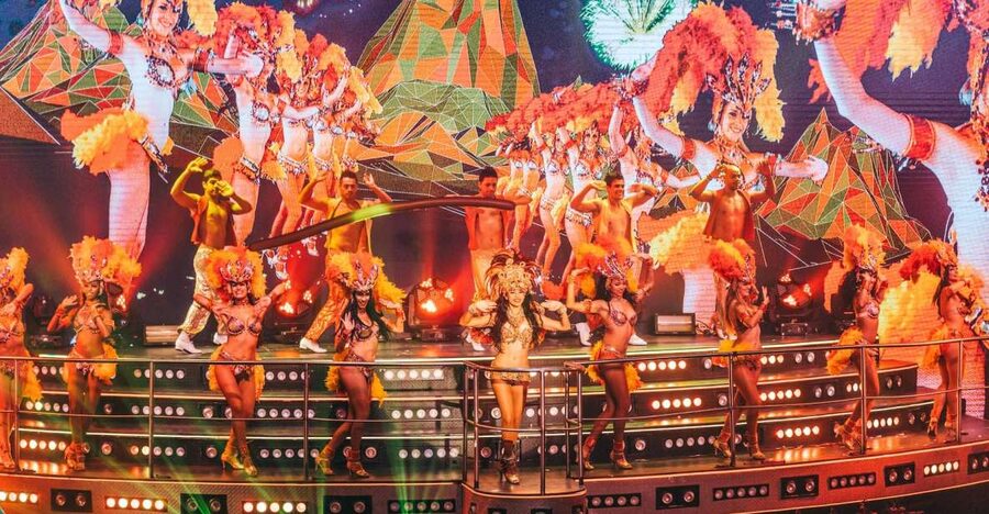 Punta Cana: CocoBongo Entry with Entertainment and Open Bar - Open bar, premium drinks, and the included snack