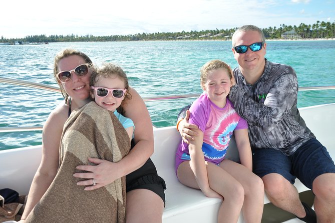 Punta Cana Combo Tour: Snorkeling, Catamaran Cruise & Parasailing - Pickup, group size, and what to carry