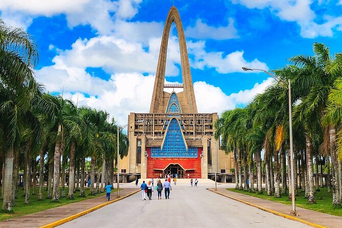 Punta Cana: Cultural half-day tours in the Dominican Republic - The Basilica of Our Lady of Altagracia