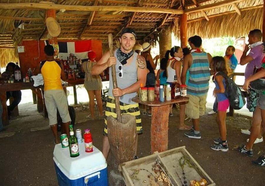 Punta Cana: Horseback riding on the beach with pickup - A relaxed ride from the countryside to the beach