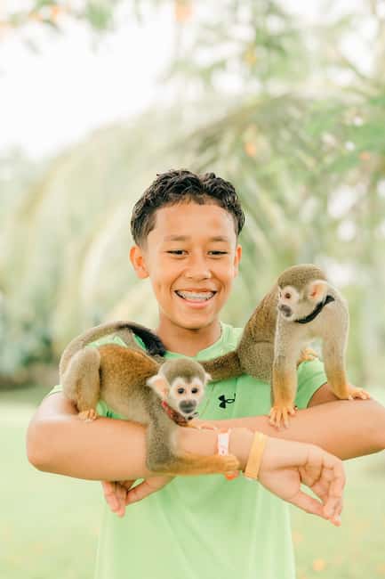 Punta Cana: Interactive Experience at Monkey House - Meeting the staff and guides