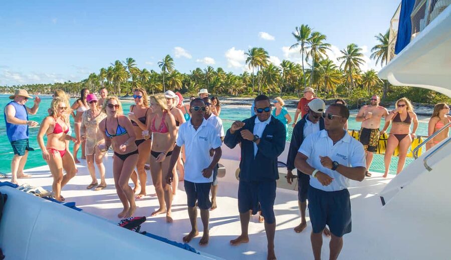 Punta Cana: Marinarium Snorkeling Cruise - A Coco Loco at the natural swimming pool