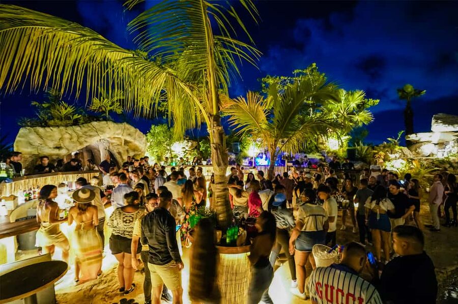 Punta Cana: Maroca Club Open Bar (Entry, Drinks & Transfers) - What the $65 price really covers
