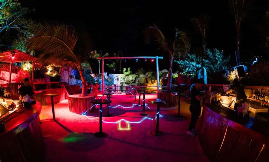 Punta Cana: Maroca Club Open Bar (Entry, Drinks & Transfers) - English and Spanish support