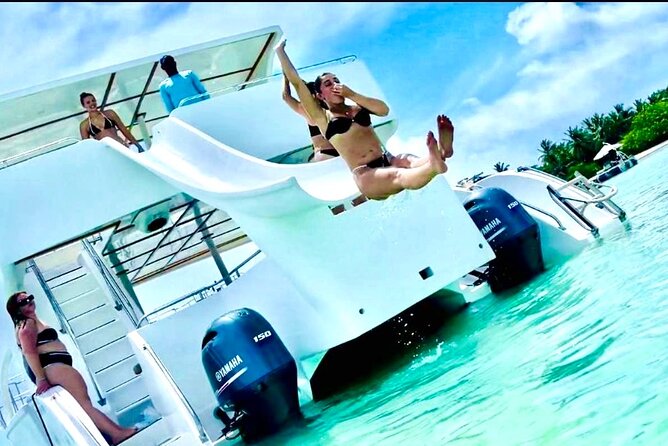 Punta Cana Party Booze Cruise, open bar, snorkeling Only Adult - The crew and level of service