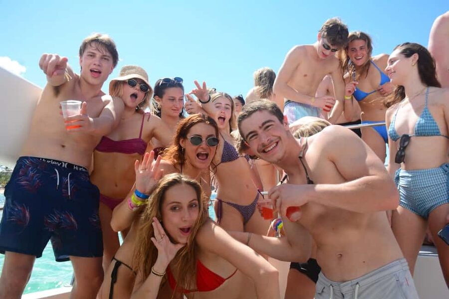 Punta Cana Private Catamaran Cruise, Open Bar & Snorkeling - The first 15 minutes on the catamaran