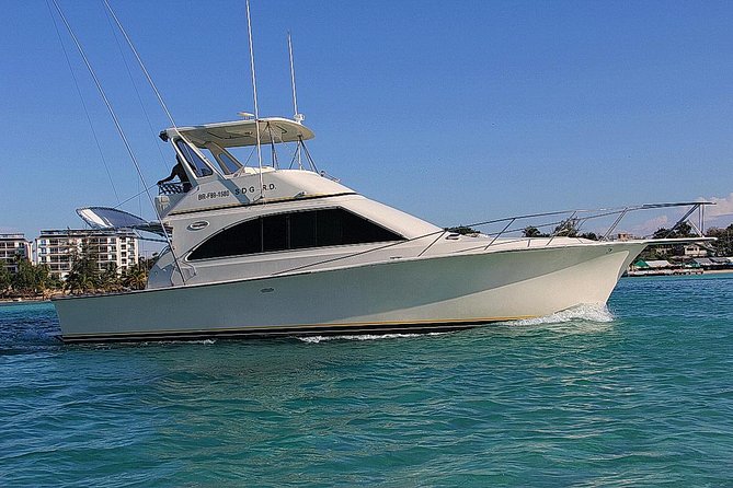 Punta Cana Private Fishing Charter boat Fortuna 42' - Setting out from Punta Cana at 7:30 am