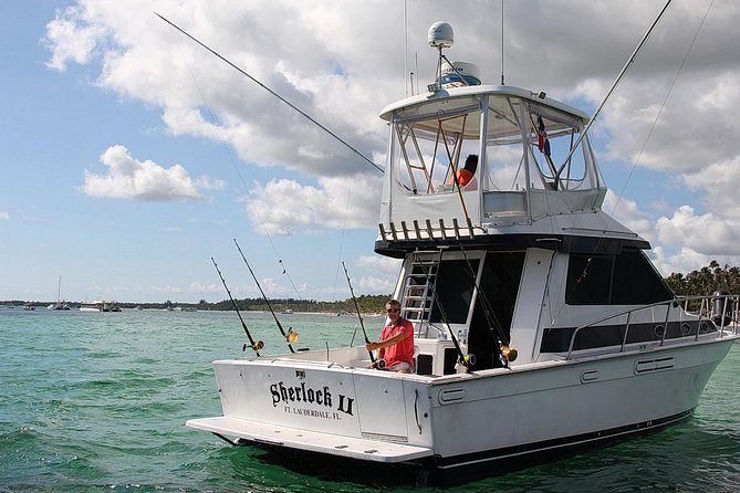 Punta Cana Private Fishing Charter on 39 Foot Boat with Bevarages - A private 39-foot boat built for a serious day on the water