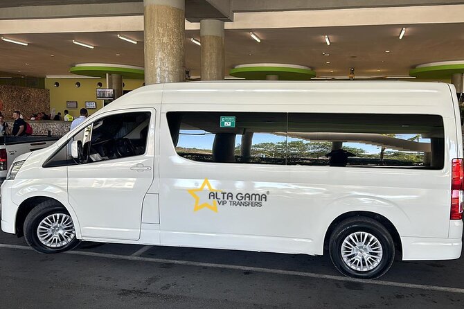 Punta Cana private Minivan Airport Transfers - A simple landing at Punta Cana International Airport