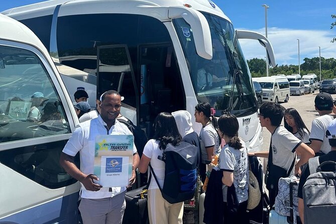 Punta Cana private Minivan Airport Transfers - Communication that helps when flights change