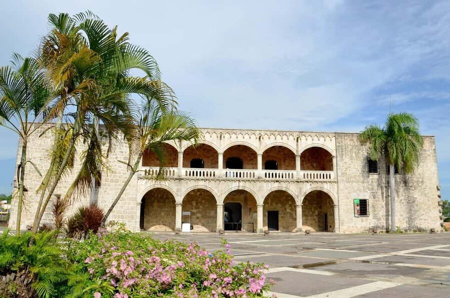 Punta Cana: Santo Domingo City Tour with Lunch - Who should book this Santo Domingo tour?