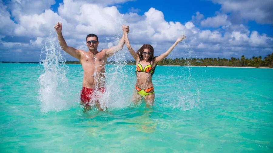 Punta Cana: Saona Island All Included Open Bar Catamaran - Catamaran music and local drinks