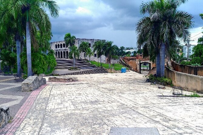 Punta Cana to Santo Domingo PRIVATE/Shared Tour, Colonial Area - Dominican lunch adds more than convenience
