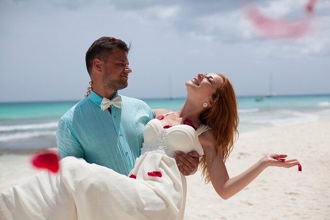 Punta Cana wedding photographer, Wedding ceremony - A beach ceremony built around photographs