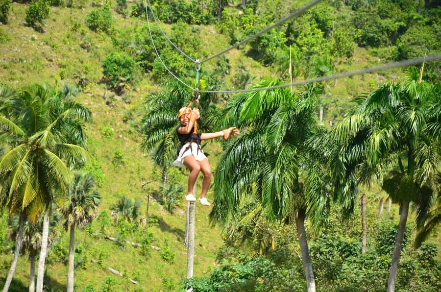 Punta Cana: Zip Line Adventure with Suspension Bridge - What the one-hour course feels like