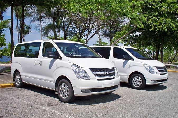 Round Trip Airport Transfers / Uvero Alto / Hotel - Private transport instead of a shared shuttle
