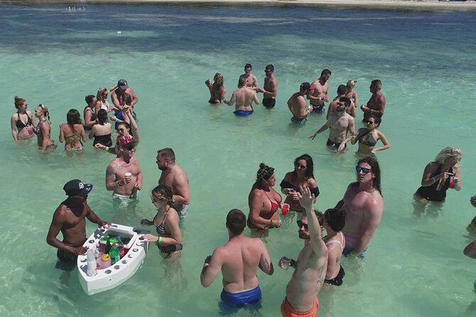 Sabina del Mar Party Boat VIP - Who will enjoy this boat party most
