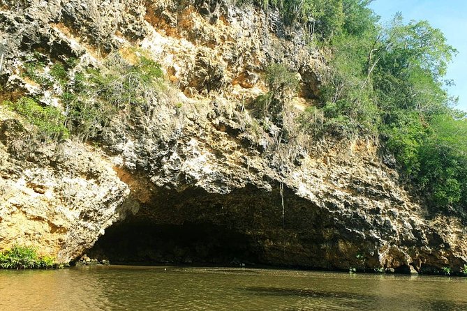 Safari discovery to Boca De Yuma – Nature, Discovery And History Of A Population - What the $119 price really covers