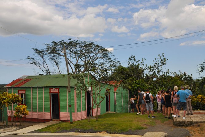 Safari Supreme Full Day Outdoor Adventure Punta Cana - Cigar rolling and local souvenirs