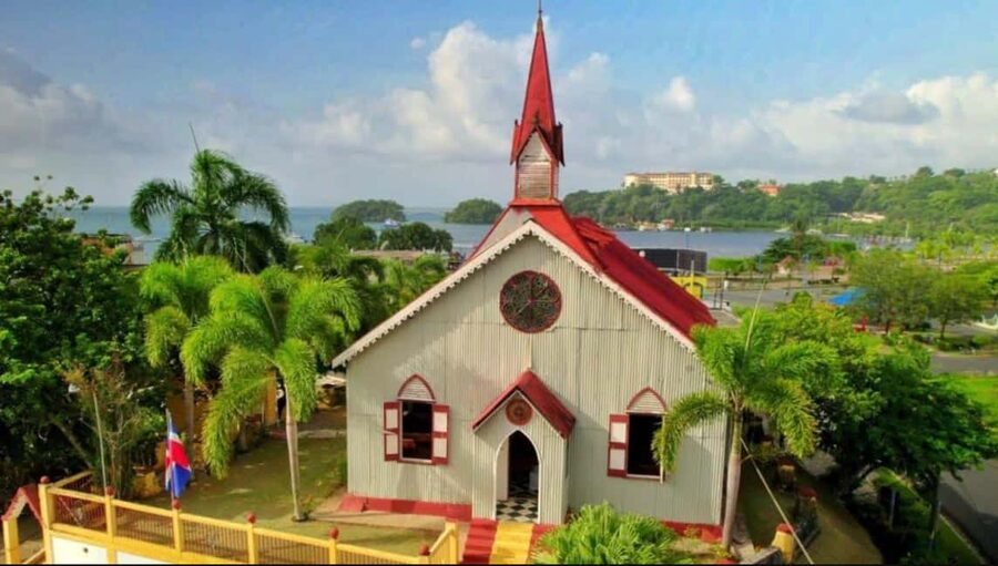 Samana: Los Haitises National Park & Cayo Levantado Tour - Leaving Samana port across the bay