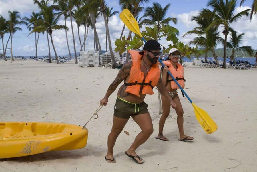 Samaná: Whale, Cayo Levantado, & Kayak in Samaná Bay Tour - Who Will Enjoy This Most