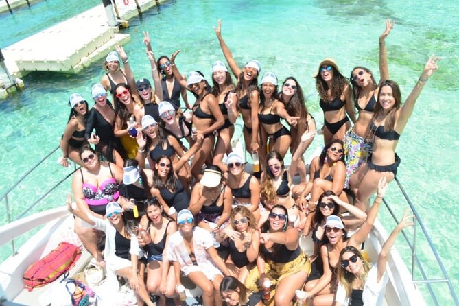 Sand Bar Punta Cana, Snorkeling, Party Boat, Booze Cruise Party - The floating pad and onboard water slide