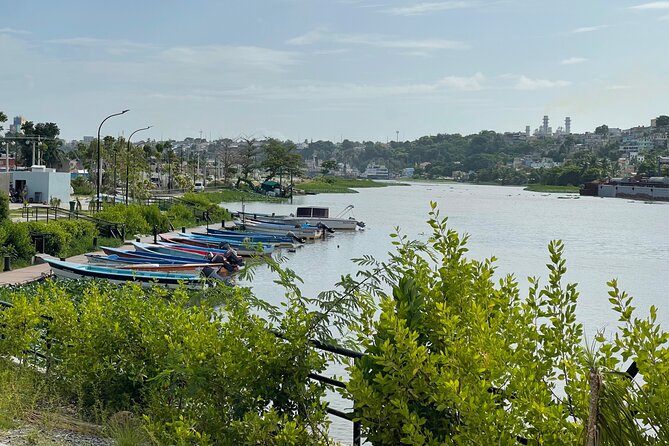 Santo Domingo: City Boat Ride Adventure Guided Tour - Six bridges before the Colonial Zone