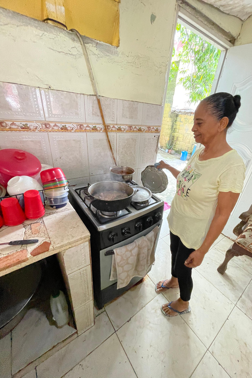 Santo Domingo: City Life Food & Transportation Tour - Inside a typical Dominican home