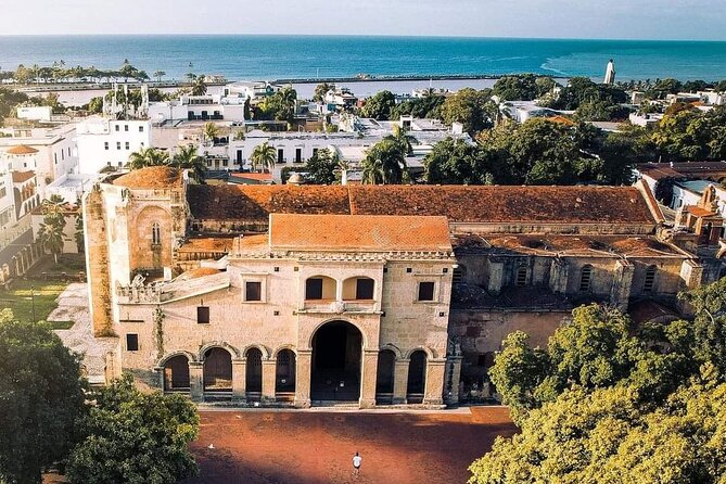 Santo Domingo Colonial City walking tour - What the experience does especially well