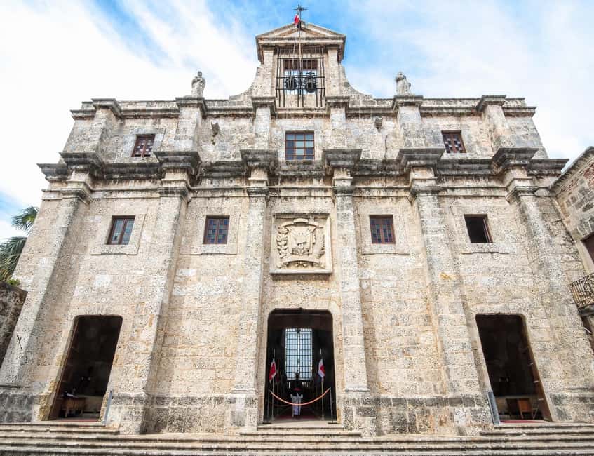 Santo Domingo: Colonial Zone Tour with tasting - Why this Colonial Zone walk works well