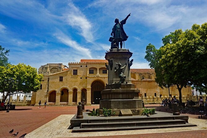 Santo Domingo Cultural Tour - Parque Colón, the Cathedral, and Calle Las Damas