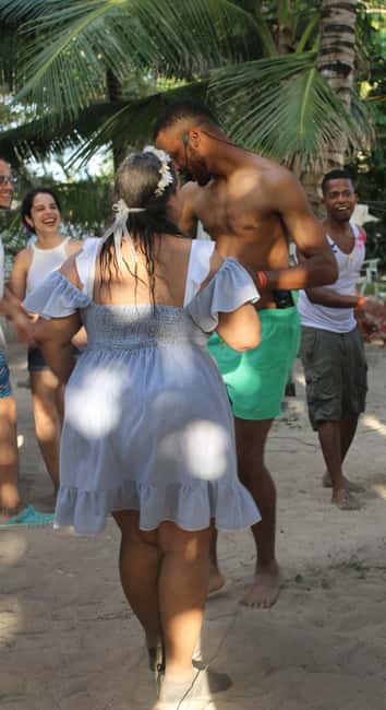 Santo Domingo: Latin dance classes: Salsa and more - Learning bachata, salsa, and merengue in one hour