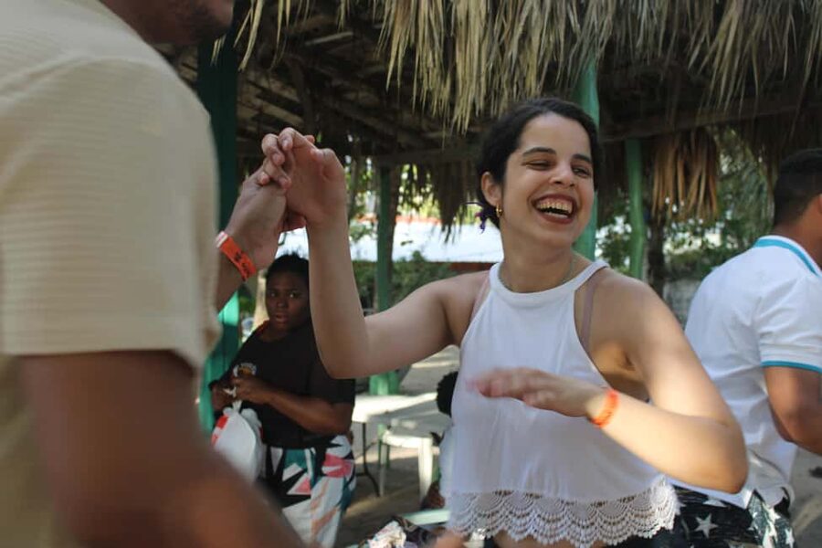 Santo Domingo: Latin dance classes: Salsa and more - What the studio setting adds
