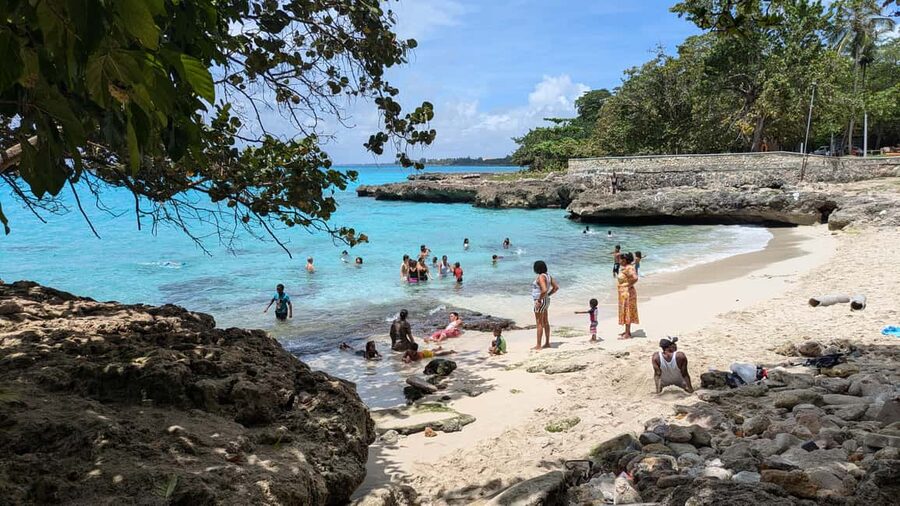 Santo Domingo: Los Tres Ojos, Boca Chica & More - The supermarket stop is useful, but know it is part of the day