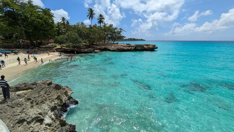 Santo Domingo: Los Tres Ojos, Boca Chica & More - Boca Chica combines lunch and two hours by the sea