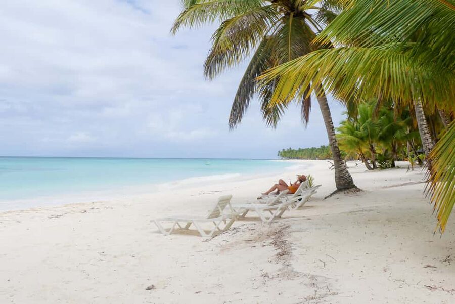 Santo Domingo: Saona Island Cataraman Food And Drink - Dominican lunch and included drinks
