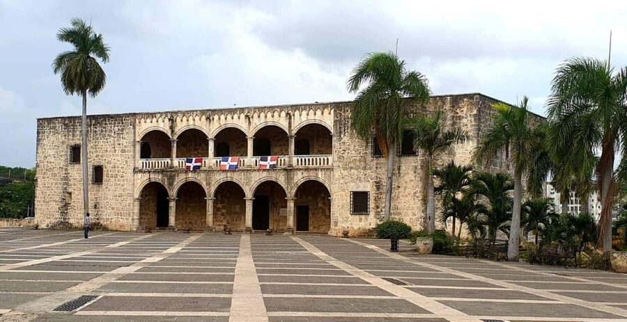 Santo Domingo: Small Group Tour with Cable Car from Bayahibe - From Bayahibe to the capital by minibus