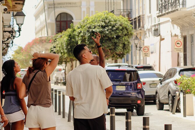 Santo Domingo Small Group Walking Tour: Beer and Specialty Coffee - Parque Colón and the first cathedral
