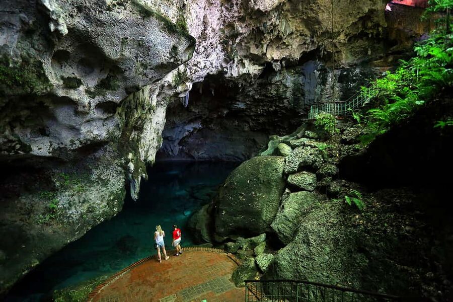 Santo Domingo: Three Eyes National Park Guided Tour - Timing before the large groups arrive