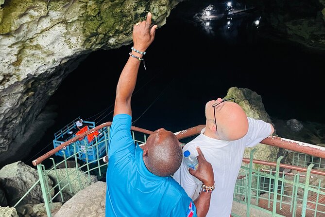 Santo Domingo Top: 3 Eyes, Light House, Boca Chica Beach & Lunch - Boca Chica: three hours for fried fish and sea views