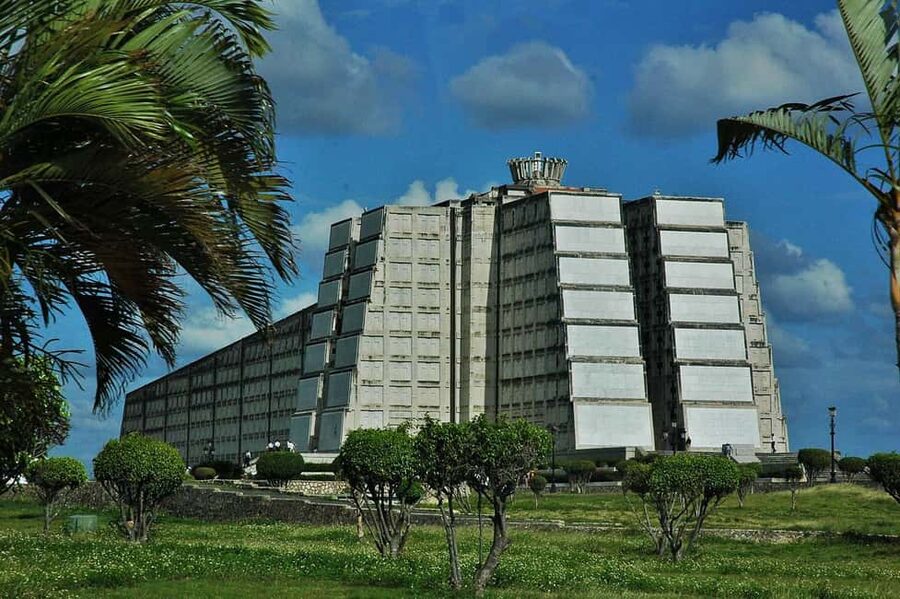Santo Domingo Tour with caves from Punta Cana - The National Palace and modern Dominican government