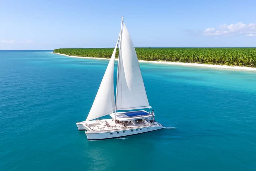 Saona Exclusive Catamaran – Small Group Experience - A beach stop with useful facilities