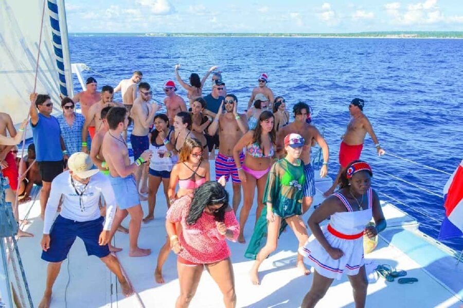 SAONA ISLAND: Catamaran Boat with Open Bar, Lunch and More.. - Key points to know before you book