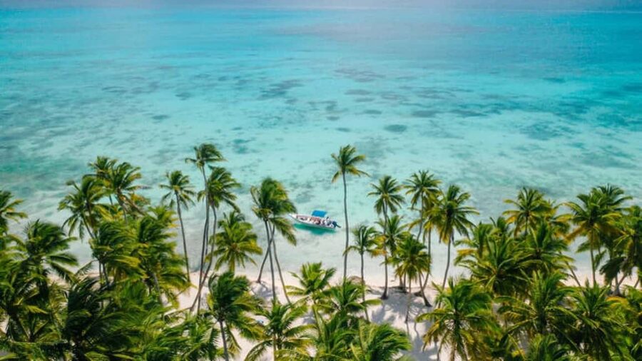 Saona Island: Catamaran/Speedboat Tour to a Dream Beach - Sailing the coast for 105 minutes
